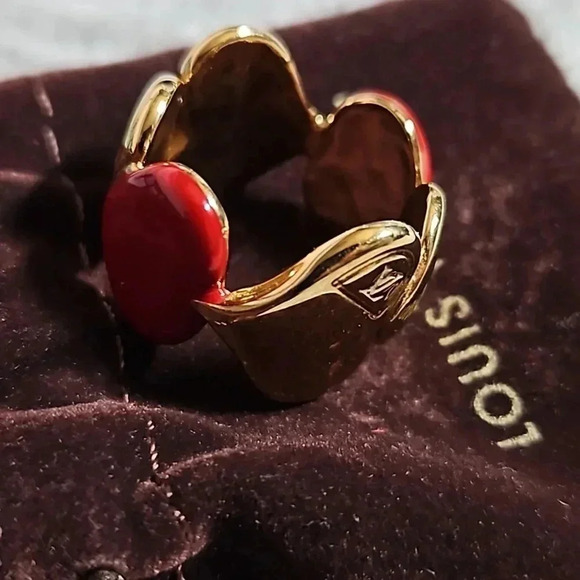 Louis Vuitton Jewelry - Louis Vuitton Berg Passion Ring with dust bag